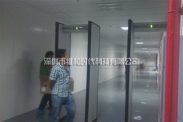 METOR6S進(jìn)口安檢門現(xiàn)場(chǎng)安裝效果圖