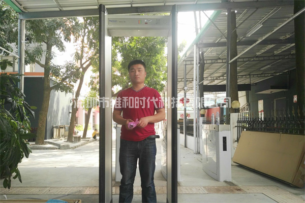 木門(mén)制造廠及鞋業(yè)廠家使用METOR6S進(jìn)口安檢門(mén)案例圖