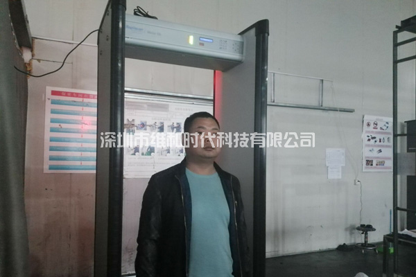 木門(mén)制造廠及鞋業(yè)廠家使用METOR6S進(jìn)口安檢門(mén)案例圖