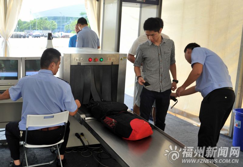 運(yùn)動(dòng)員安檢口參照機(jī)場(chǎng)標(biāo)準(zhǔn)安檢
