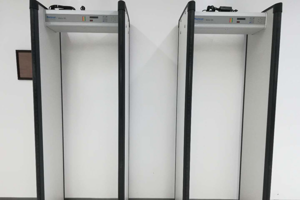 中山電子廠采用rapiscan metor6s進口金屬探測安檢門檢測電子芯片(圖)