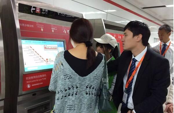 安檢門廠家：過安檢順走他人挎包，女子不認(rèn)錯辯稱“當(dāng)時頭暈”